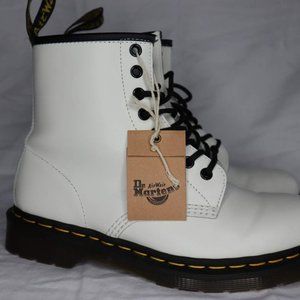 Dr. Martens Womens 1460 Smooth - white, size 8